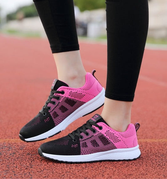 Chaussures de sport  en maille respirante.